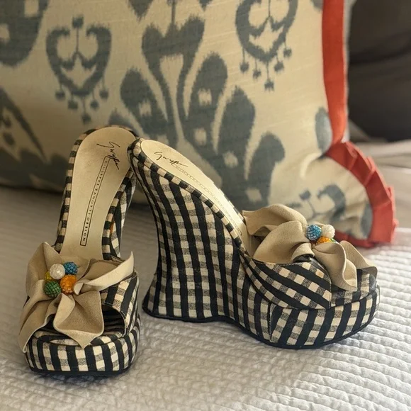 Giuseppe Zanotti Design shoes/open toe slides/heels. Size 36/Women’s size 6. - Picture 5 of 7